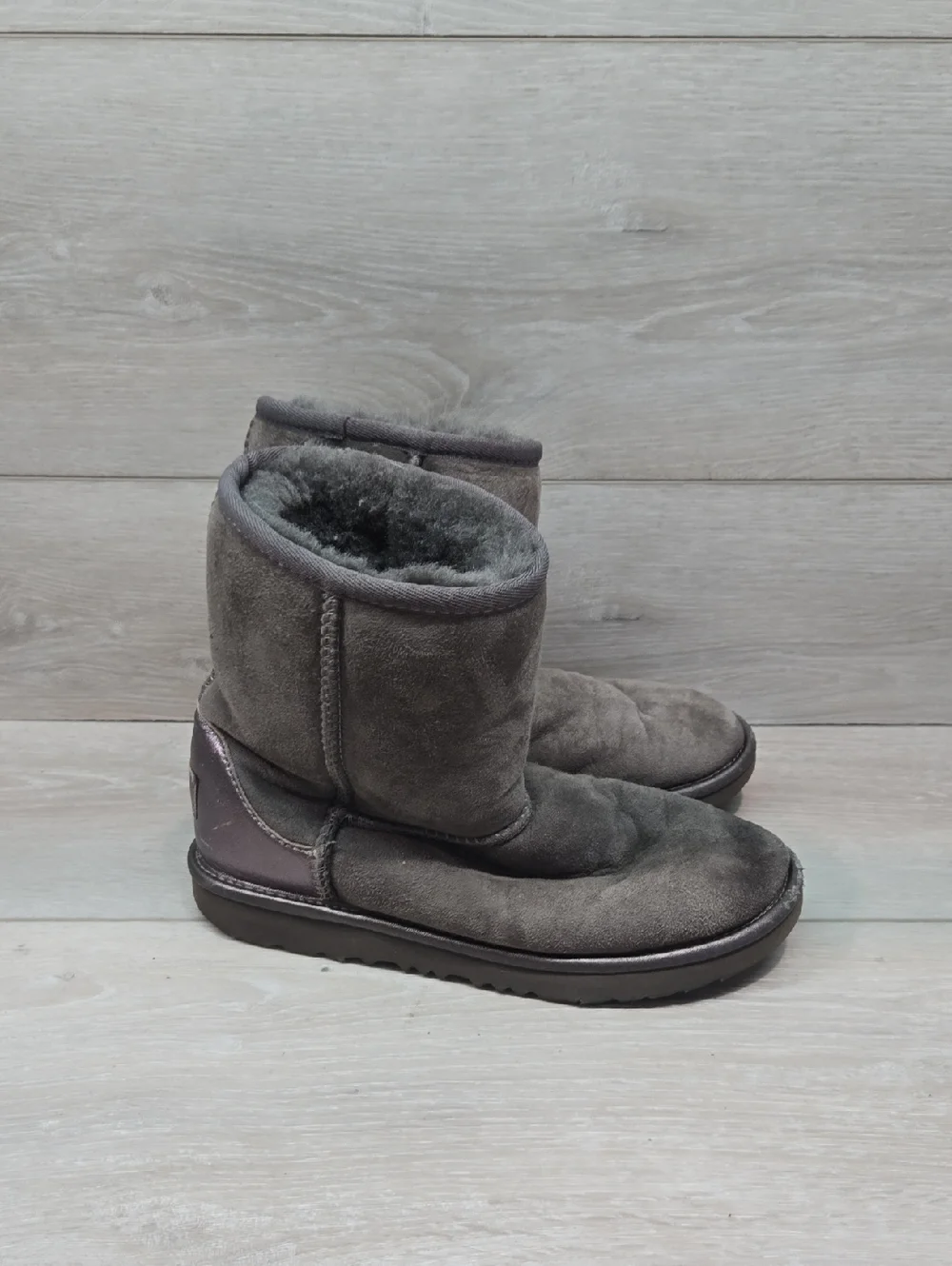 Ugg Australia Kids Big Girl Gray Suede Shearling Lined Short Boots Shoes Sz 3
